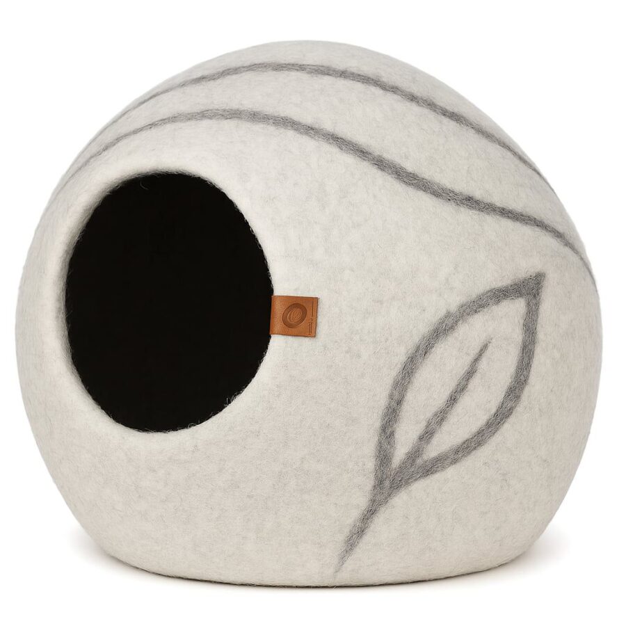 Handmade Felt Cat Cave – Eco-Friendly Wool Pet Bed with Leaf Design