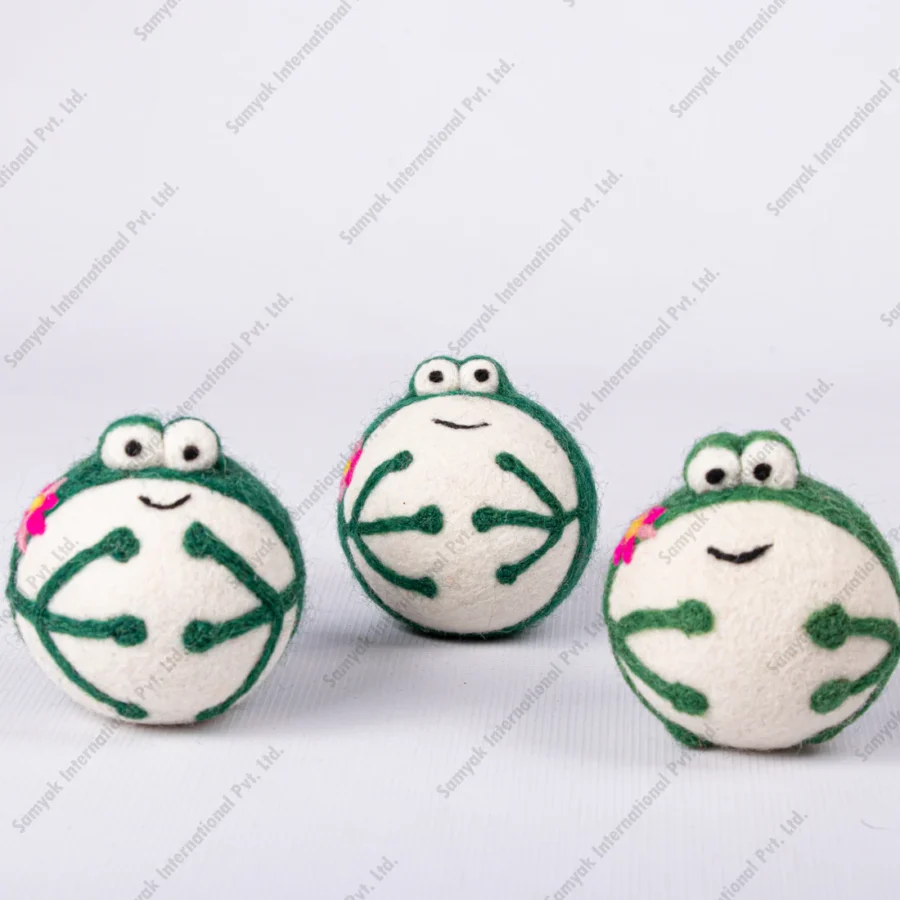 Frog Felt Dryer Ball | Handmade Wool Dryer Ball | Cute Animal Eco-Friendly Reusable Laundry Softener | Natural Wool Dryer Balls